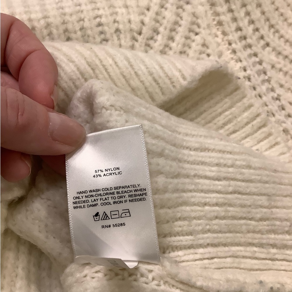Express Cream TurtleNeck Sweater - Picture 4 of 6
